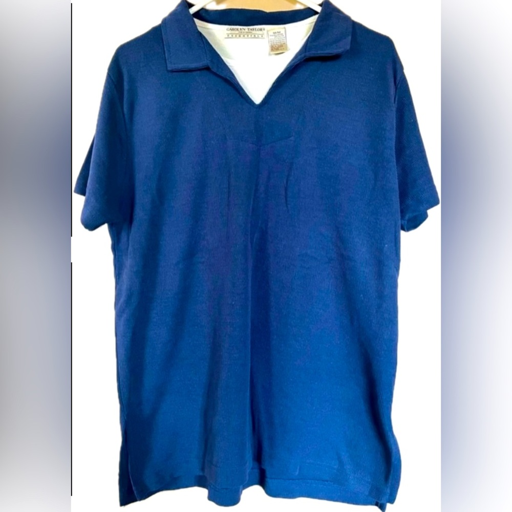 Carolyn Taylor vintage polo style short sleeve shirt. Women’s size M